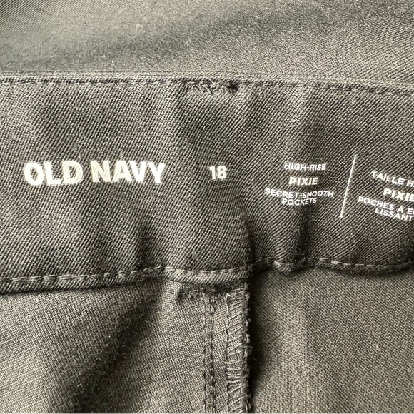 Old Navy High-Waisted Black Pixie Flare Pants Size 18 NWT Preppy - Picture 9 of 12